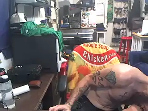 Pokazy przed kamerką – CloudDadddyyy