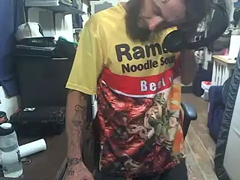 הופעת וובקאם של CloudDadddyyy