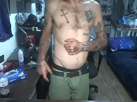 CloudDadddyyy: διαδικτυακό σόου στην κάμερα