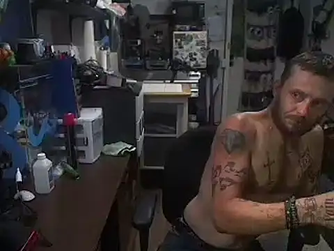 CloudDadddyyy Show in webcam
