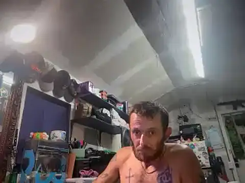CloudDadddyyy: διαδικτυακό σόου στην κάμερα