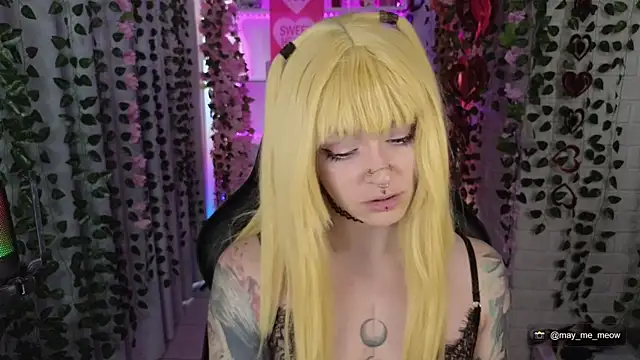 Mee-Meow's Webcam Show