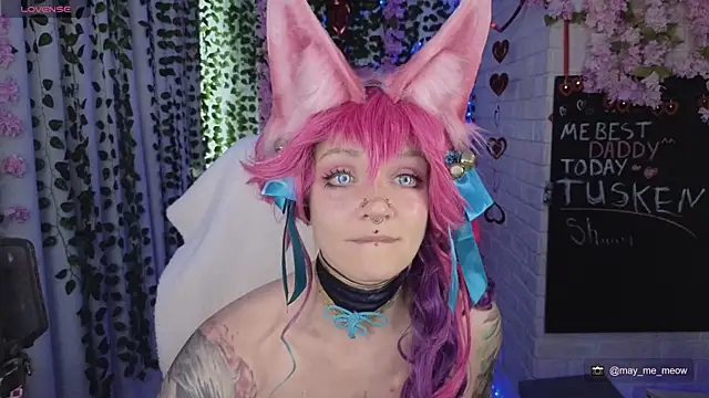 Mee-Meow Chat XXX in diretta