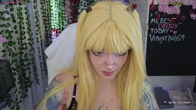 Mee-Meow's Webcam Show