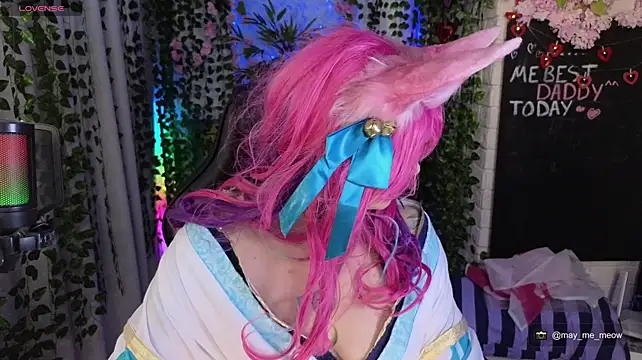 Mee-Meow's Webcam Show