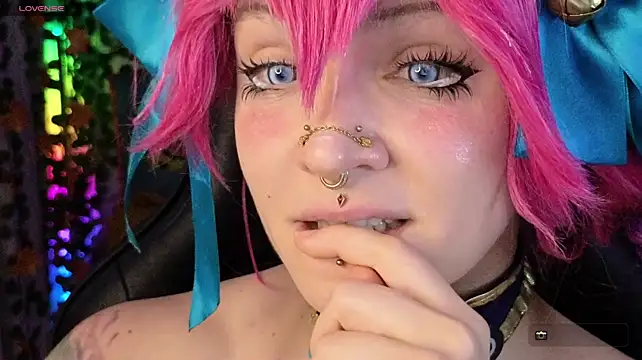 Mee-Meow's Live XXX Chat