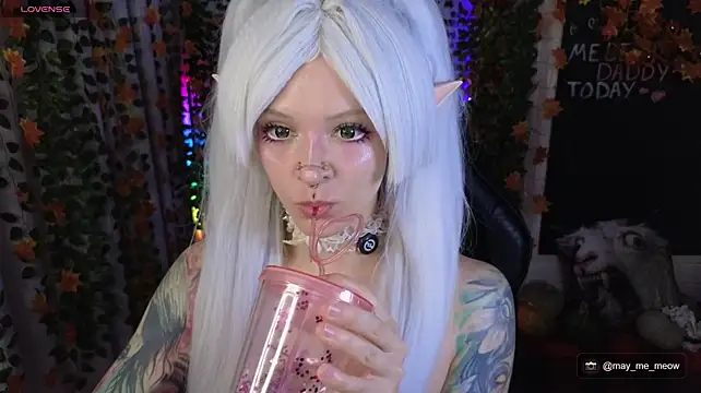 Mee-Meow's Webcam Show