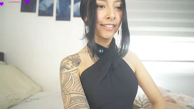 sara-lauren's Live XXX Chat