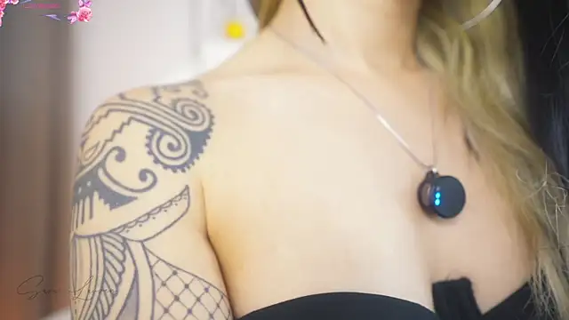 دردشة sara-lauren الجنسية المباشرة