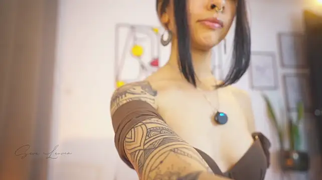 sara-lauren's Live XXX Chat