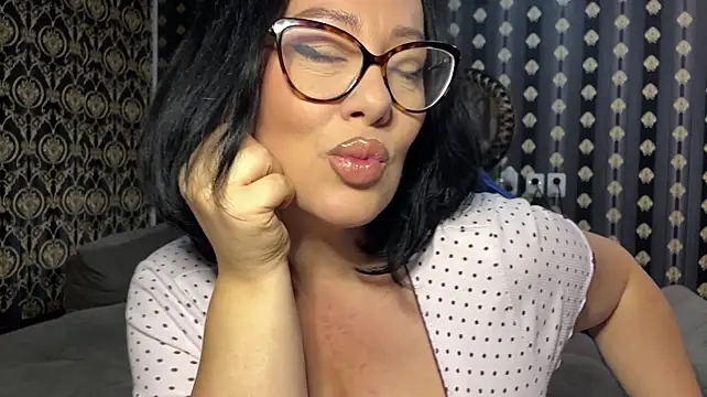 แชท XXX สดของ AnnaAnn_Milf