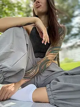 Charming_Ritta Pertunjukan Webcam