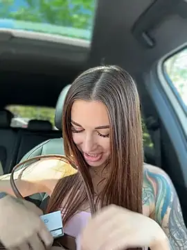 הופעת וובקאם של Charming_Ritta