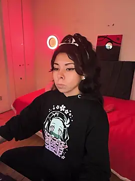 ivihetaira's Live XXX Chat