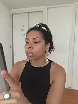 XXX chat uživo modela ivihetaira