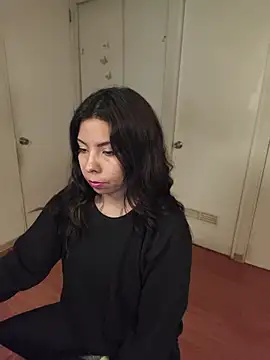 ivihetaira's Live XXX Chat