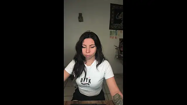 ivihetaira Chat XXX in diretta
