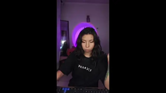 ivihetaira Live XXX-chat