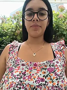 הופעת וובקאם של Annya-sweet
