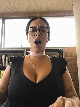 Annya-sweet Show in webcam