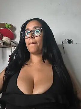 Chat XXX en directo de Annya-sweet
