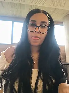 Chat XXX en directo de Annya-sweet