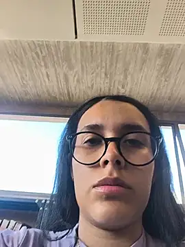 Chat XXX en directo de Annya-sweet