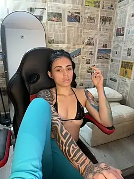 Chat +18 de i_am_nina_ ao vivo