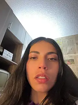 צ'אט XXX בשידור חי של i_am_nina_