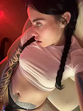 i_am_nina_ élő XXX-chatje