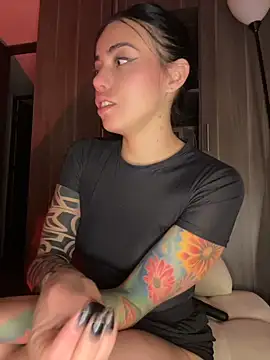 XXX chat uživo modela i_am_nina_