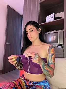 i_am_nina_ Adlı Modelin Canlı XXX Sohbeti