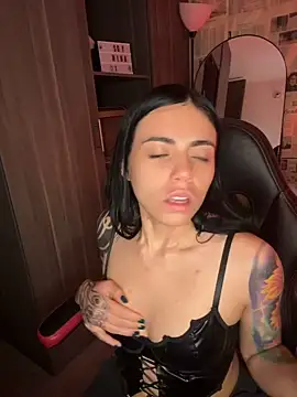 i_am_nina_'s Live XXX Chat