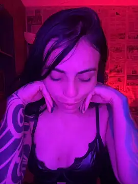 i_am_nina_ élő XXX-chatje