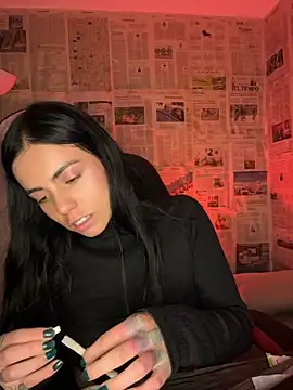 צ'אט XXX בשידור חי של i_am_nina_