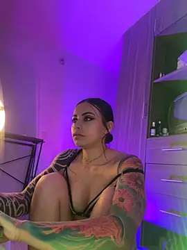 Chat +18 de i_am_nina_ ao vivo