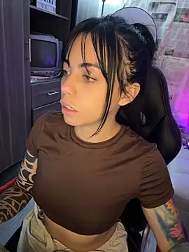 i_am_nina_'s Live XXX Chat