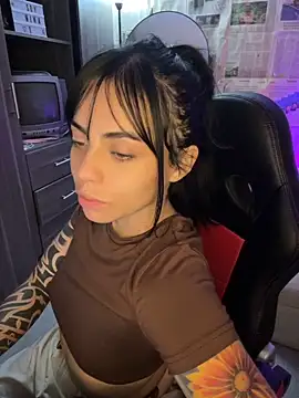 دردشة i_am_nina_ الجنسية المباشرة