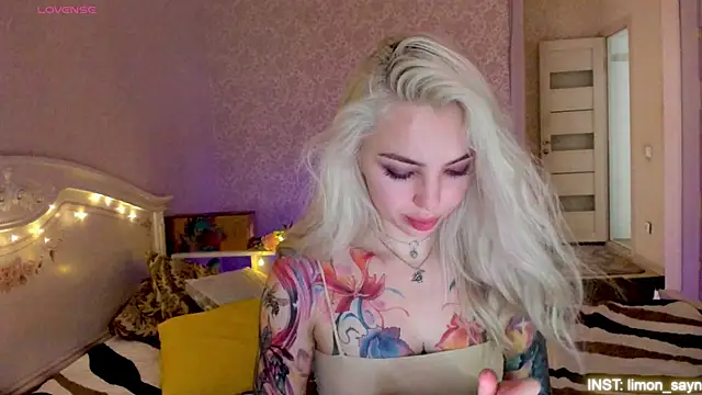 LillyMoure_ Chat XXX live