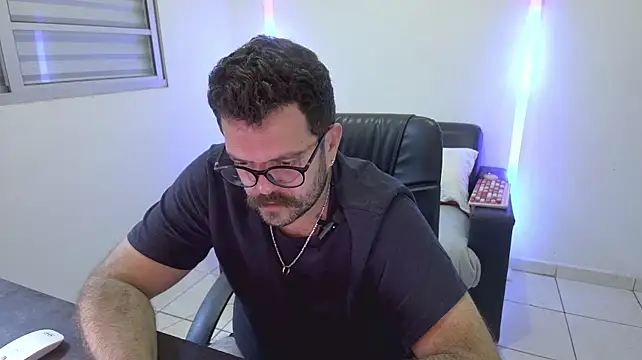 BadDaddyBrasil Webcam Show