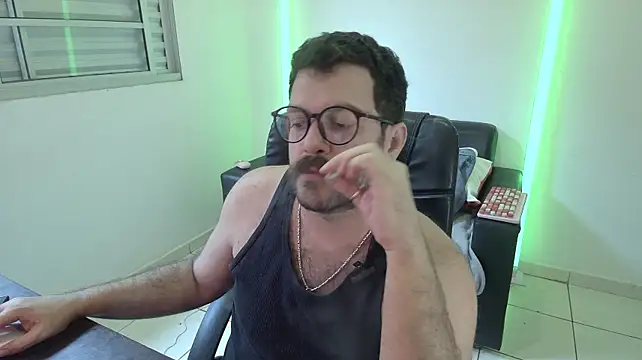 Show modela BadDaddyBrasil na web-kameri