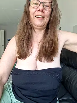 Show de Janie-Busty-Milf na webcam