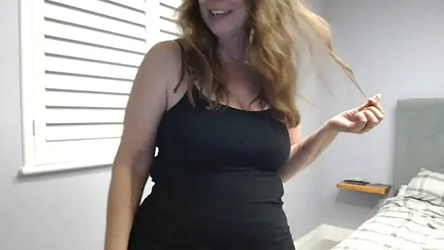 Janie-Busty-Milf's Webcam Show