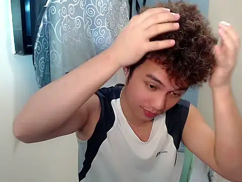 Utopia_20 Show Webcam