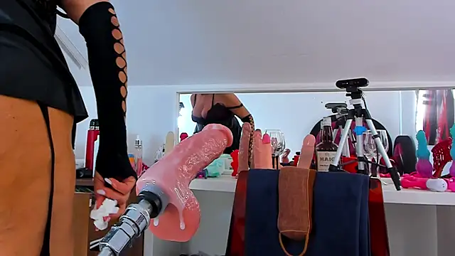 KarlaHartley Show in webcam