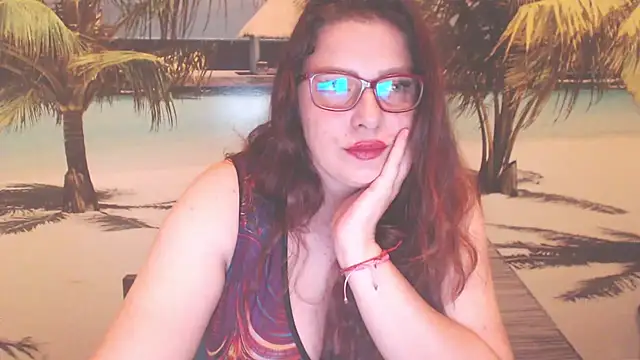 Queen__Natasha Adlı Modelin Canlı XXX Sohbeti