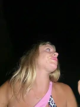 Show modela SophieVJ na web-kameri
