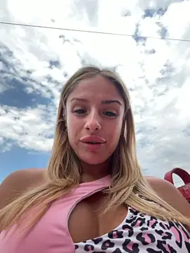Show modela SophieVJ na web-kameri