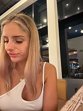 SophieVJ's Live XXX Chat