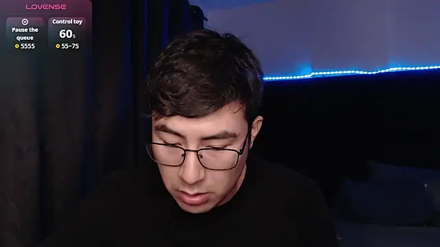 andrewmhilton_'s Webcam Show
